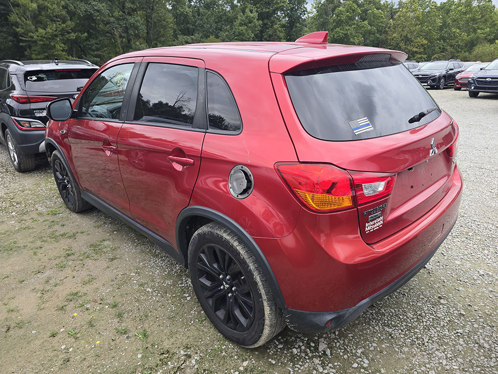 
								2017 Mitsubishi Outlander Sport LE full									