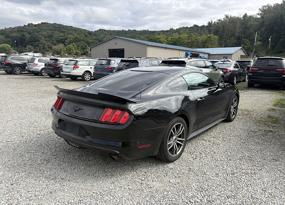 
								2017 Ford Mustang EcoBoost full									