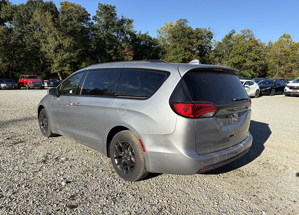 
								2019 Chrysler Pacifica Touring L Plus full									