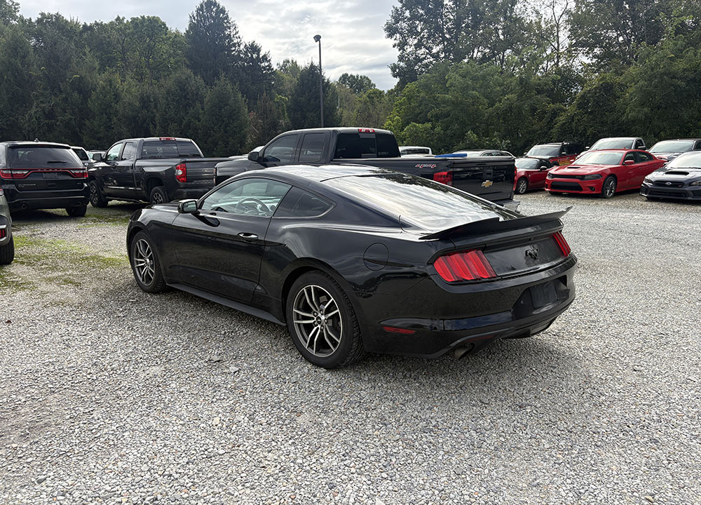 
								2017 Ford Mustang EcoBoost full									