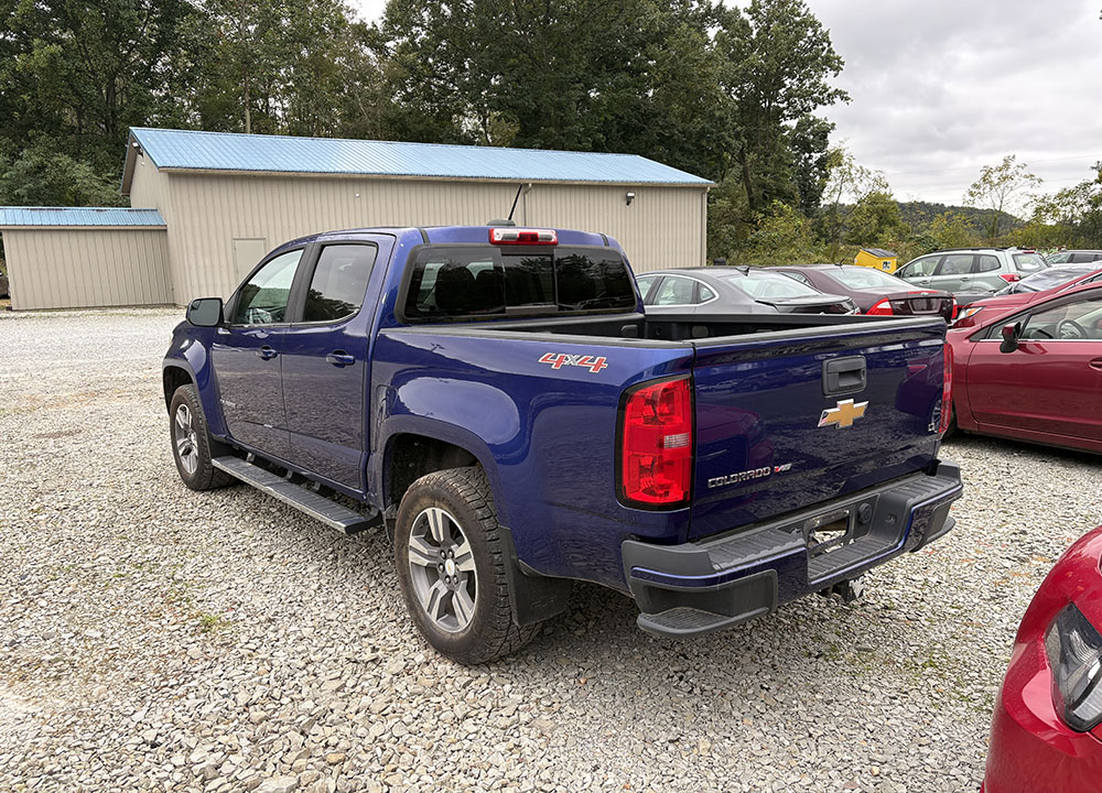 
								2017 Chevrolet Colorado LT Crew Cab full									