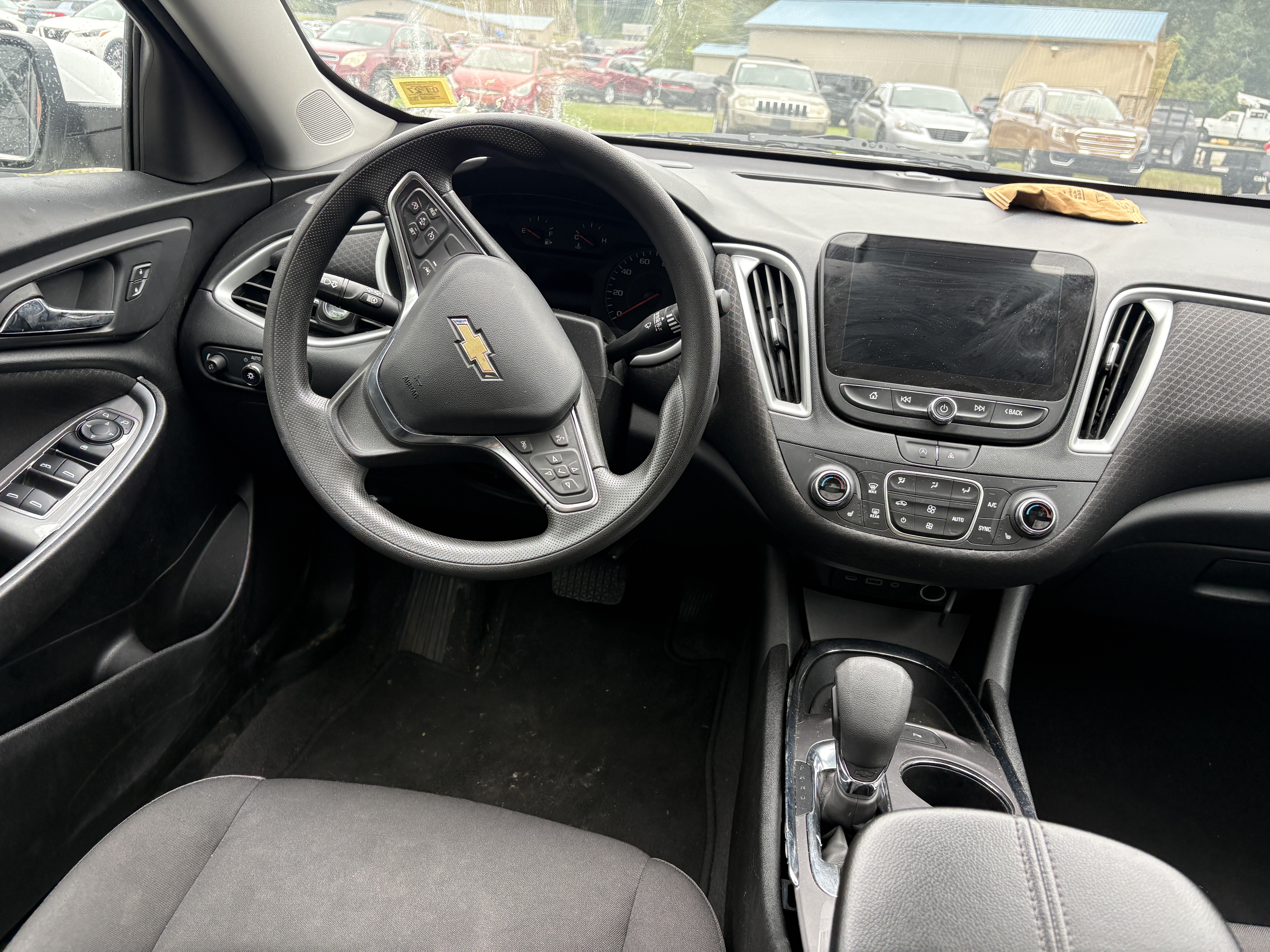 
								2024 Chevrolet Malibu LT full									