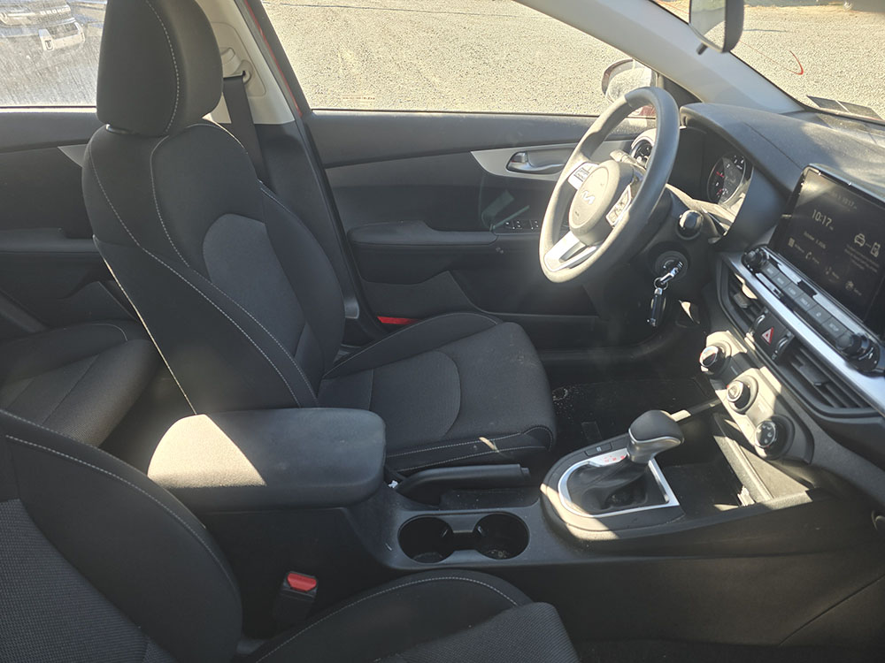 
								2023 KIA Forte LXS full									