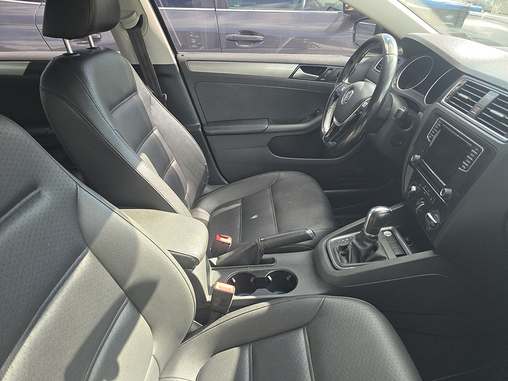 
								2017 Volkswagen Jetta SE full									
