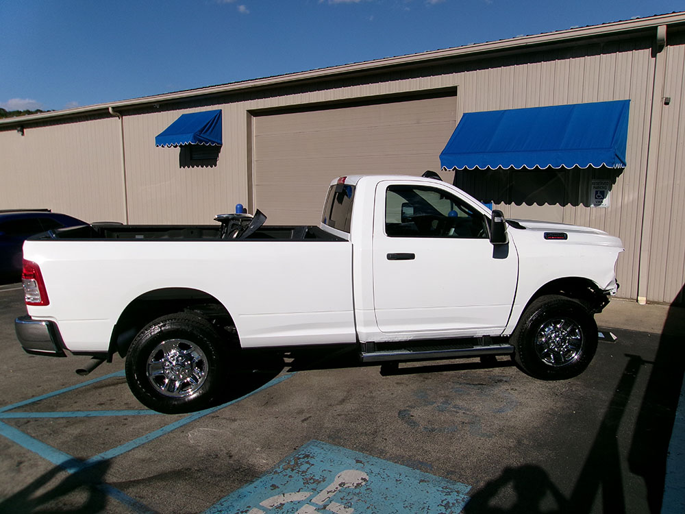 
								2024 RAM 2500 HD Tradesman Reg Cab full									