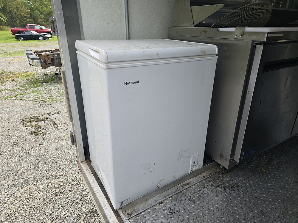 
								2019 United Trailers Inc Food Trailer U-816TA35 full									