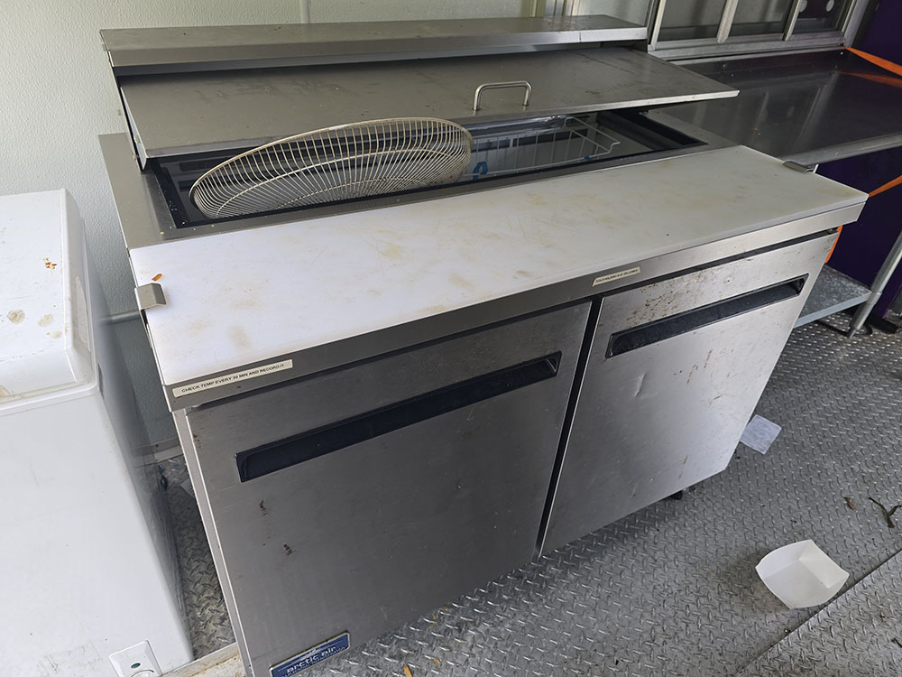 
								2019 United Trailers Inc Food Trailer U-816TA35 full									