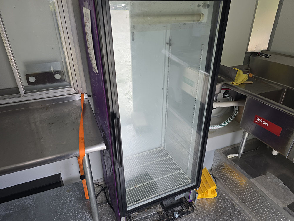 
								2019 United Trailers Inc Food Trailer U-816TA35 full									