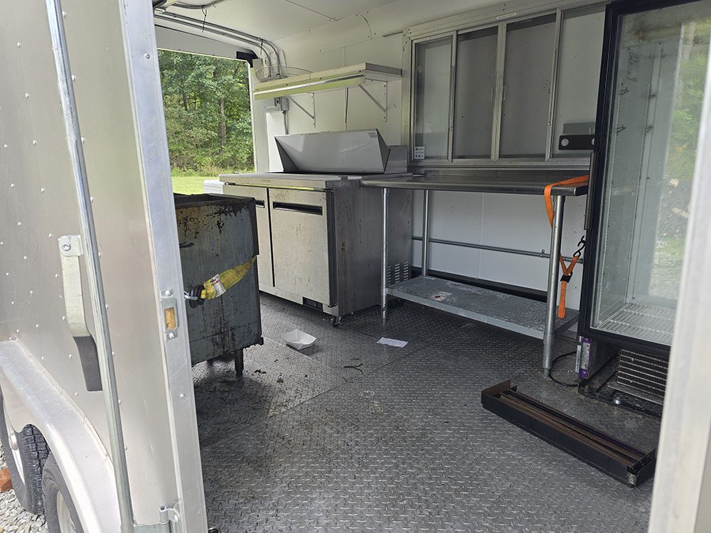 
								2019 United Trailers Inc Food Trailer U-816TA35 full									