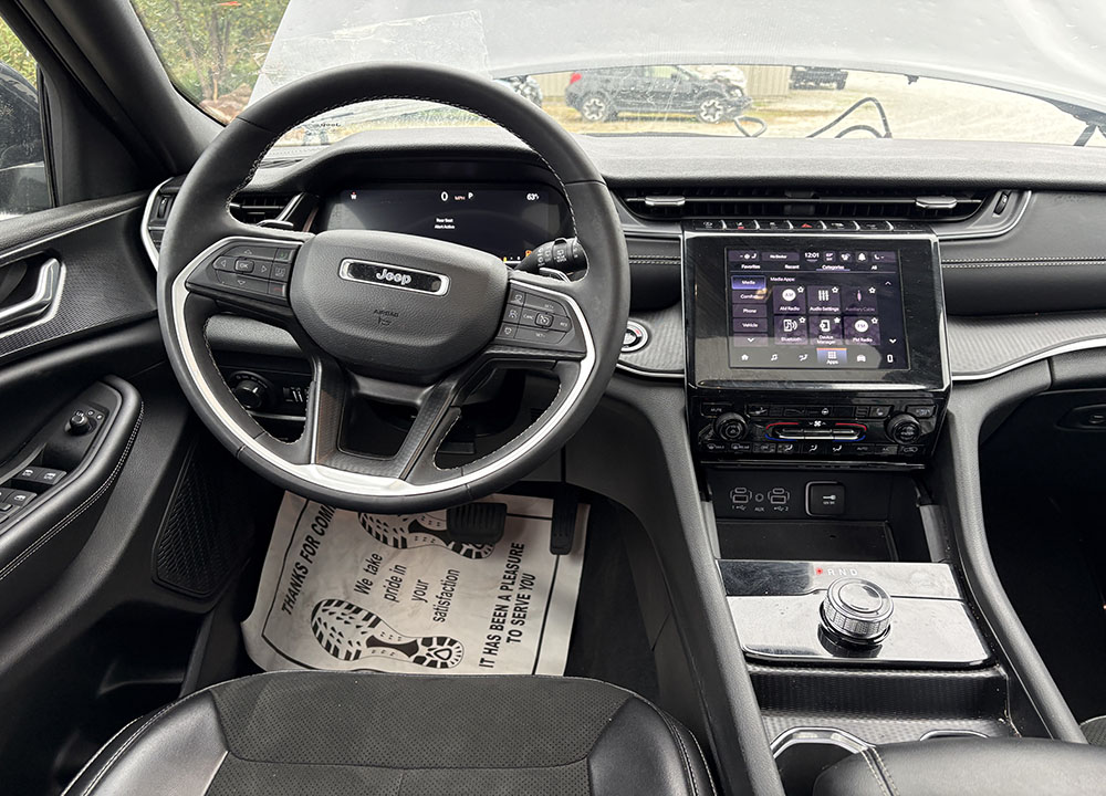 
								2025 Jeep Grand Cherokee Altitude full									
