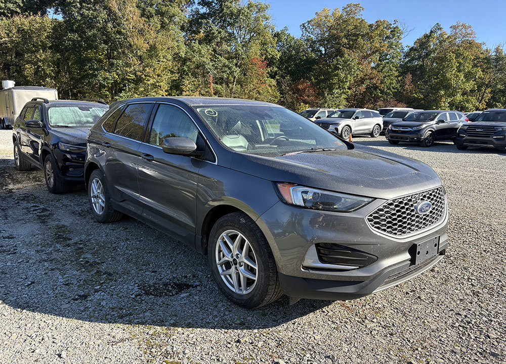 
								2023 Ford Edge SEL full									