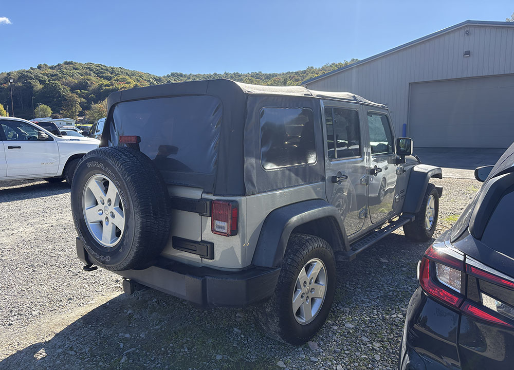 
								2017 Jeep Wrangler Unlimited Sport full									