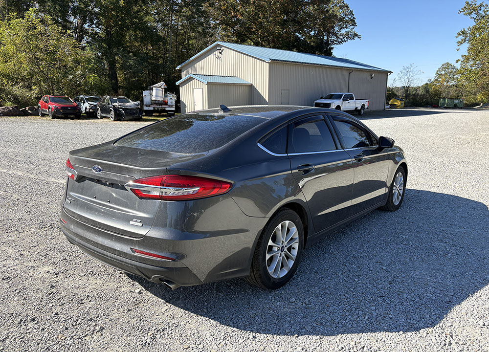 
								2020 Ford Fusion SE full									