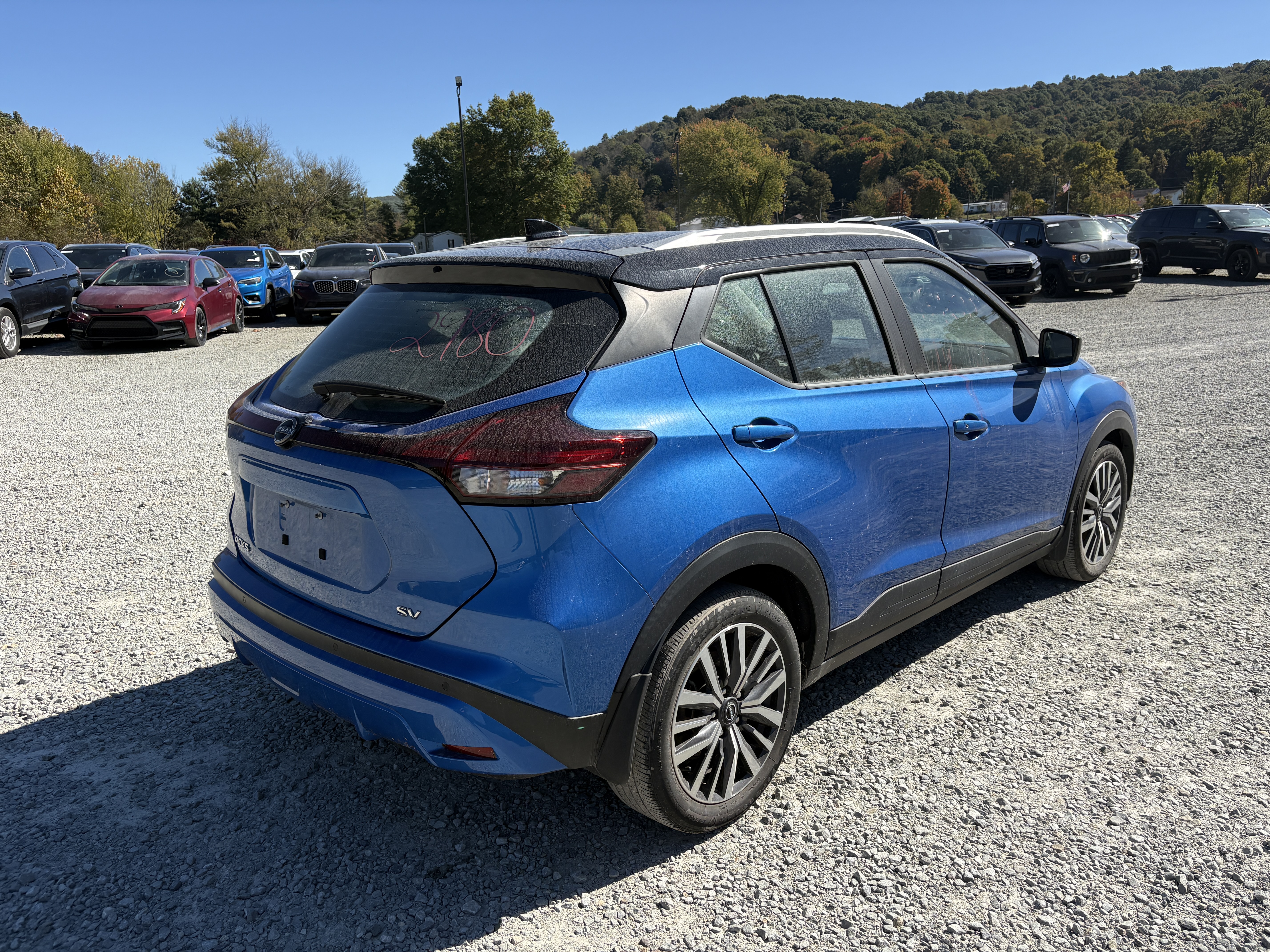 
								2023 Nissan Kicks SV full									