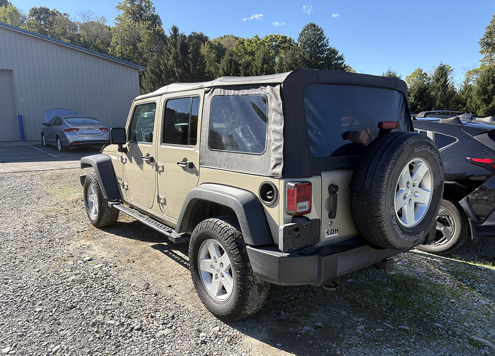 
								2017 Jeep Wrangler Unlimited Sport full									