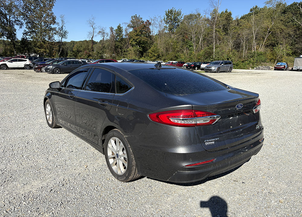 
								2020 Ford Fusion SE full									