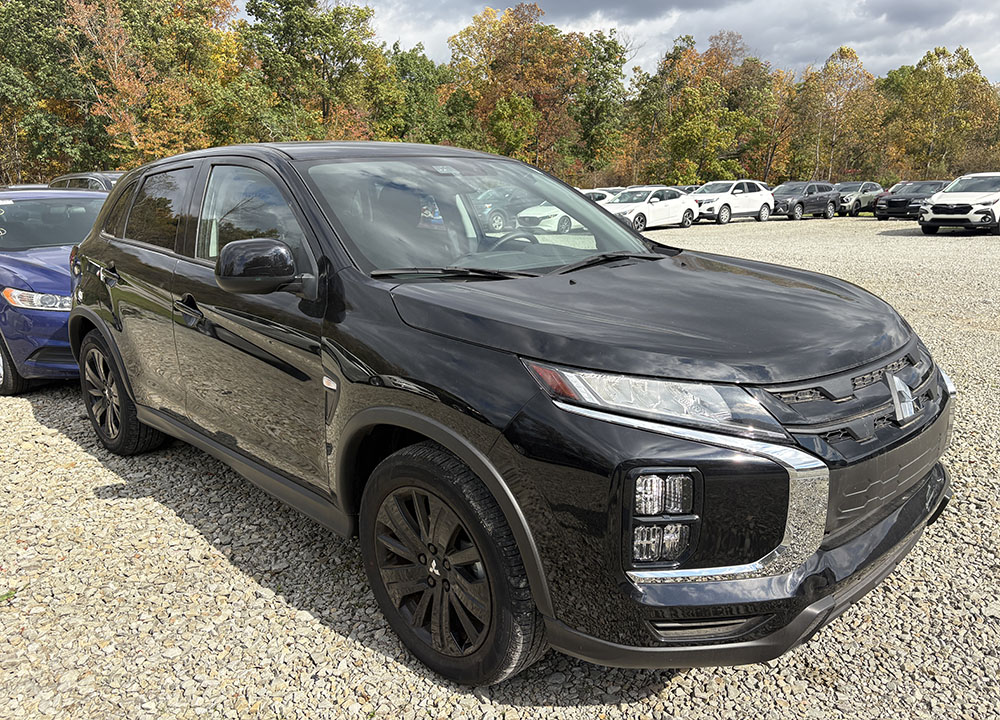 
								2025 Mitsubishi Outlander Sport LE full									
