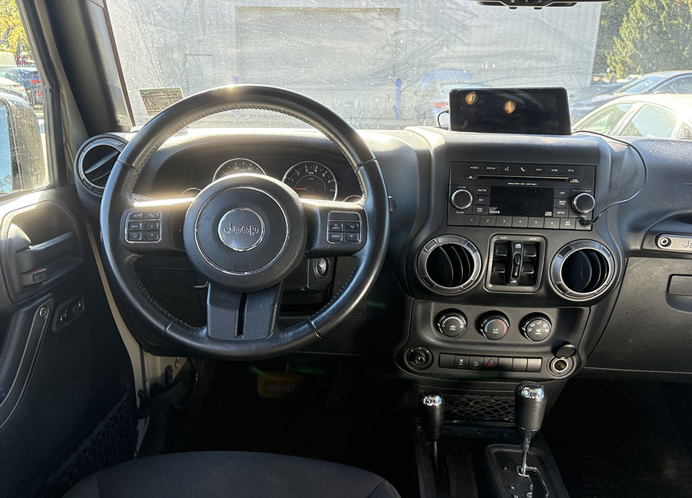 
								2017 Jeep Wrangler Unlimited Sport full									