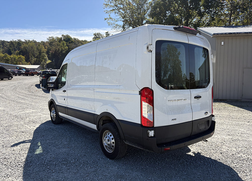 
								2022 Ford Transit 150 Cargo full									