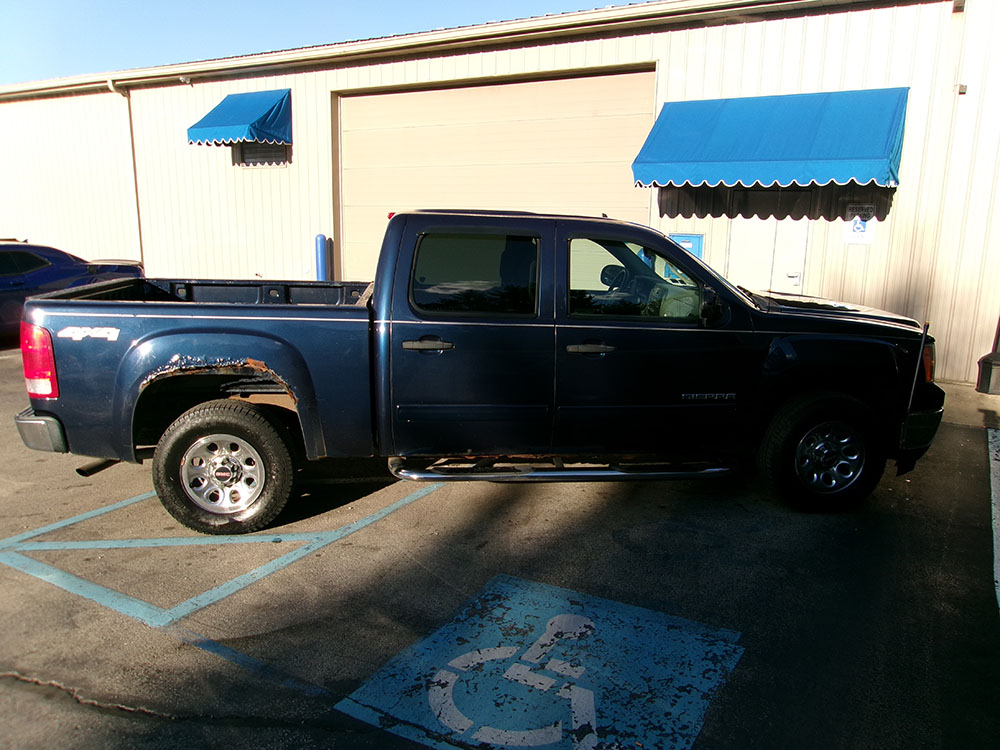 
								2010 GMC Sierra 1500 SL full									