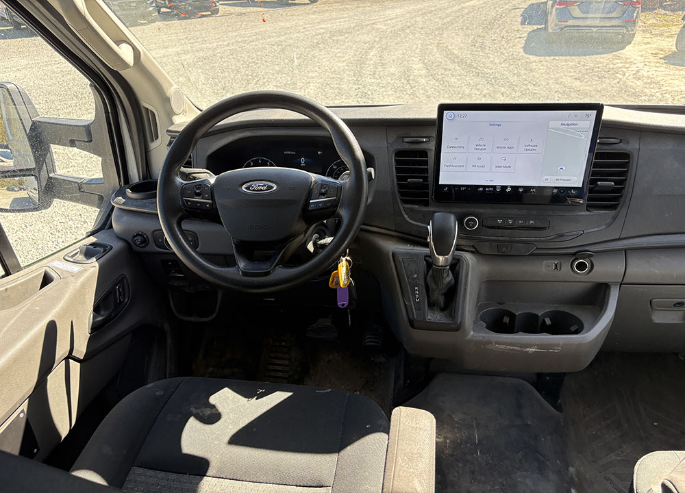 
								2022 Ford Transit 150 Cargo full									